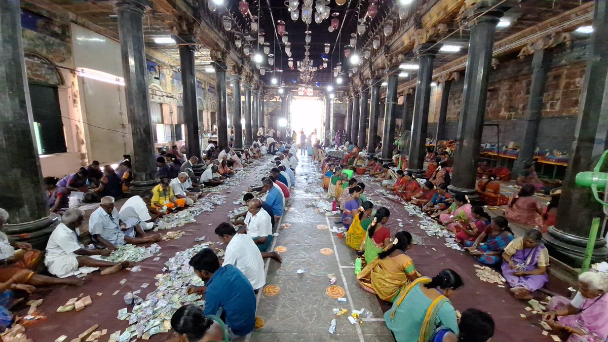 During #ChitraPournami at Tiruvannamalai Arunachaleswarar  temple,

Devotees donated ₹2,23,71,962  (approx 2 crores) as cash ,
365 Grams of Gold,
2,838 Grams of silver .