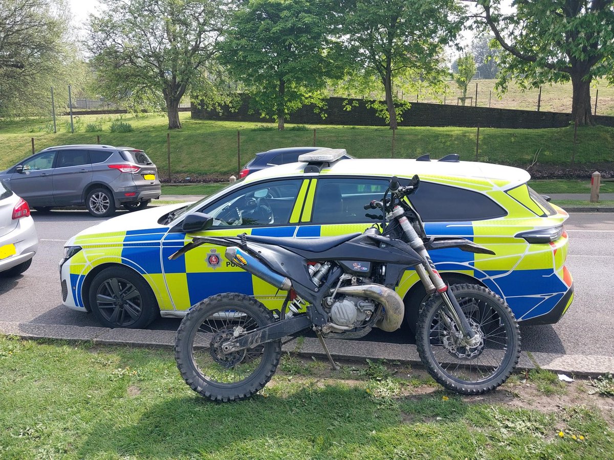 PC Vaughan & PC Ward of the #VictimBasedCrimeTeam sighted this motorcycle today. The rider made off from Officers. The rider & motorcycle were located. The rider will be reported for traffic offences & the motorcycle has been seized. #HideAndSeek #NoInsuranceNoVehicle 02-0536 ^DA