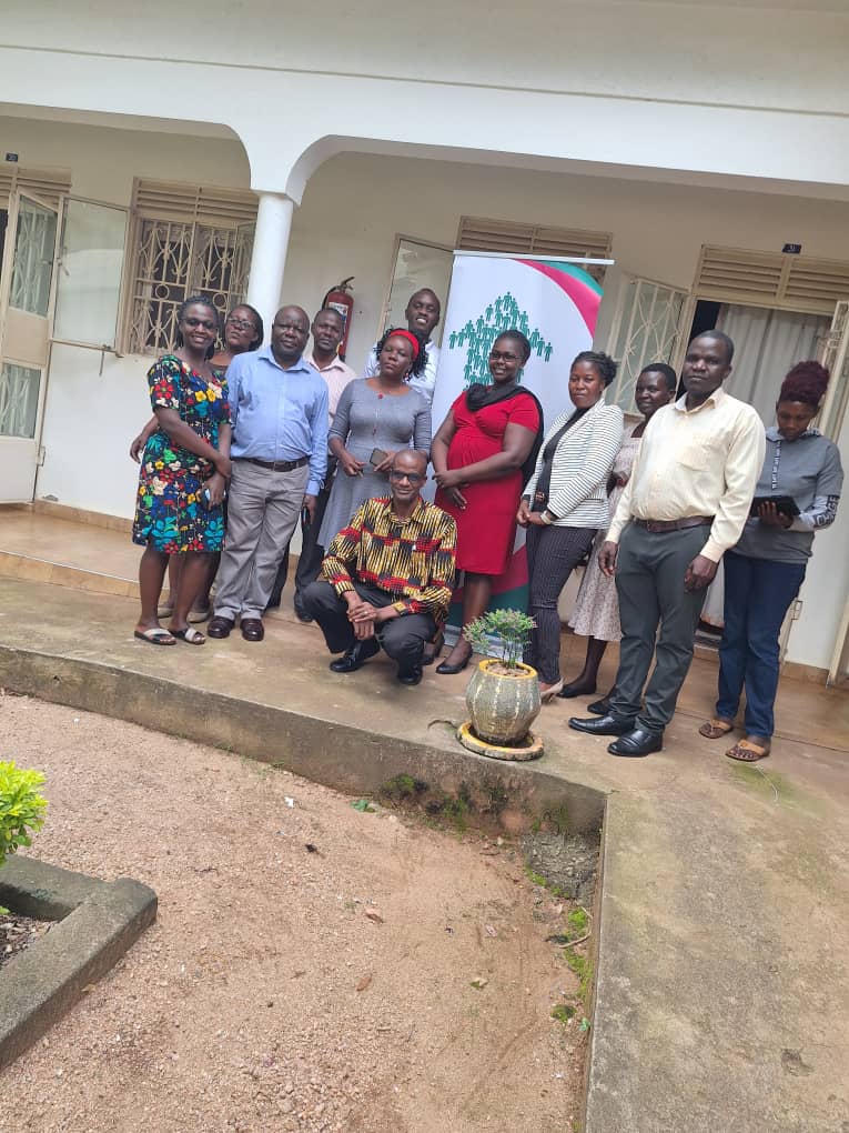 Today, @UNAIDS joined the Luwero District leadership and partners to share HIV and TB Community Led Monitoring findings. The Community Monitors documented and discussed issues impacting supply and demand. Action was taken by health incharges and district leadership.