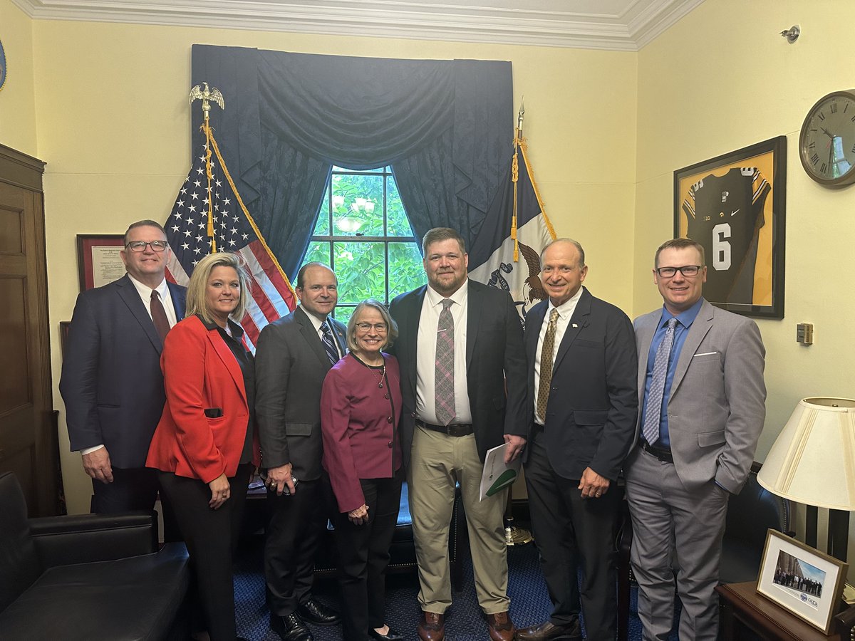 #TBT to Growth Energy's recent Spring Fly-In where our members joined us in DC for nearly 100 House + Senate meetings. We're grateful for their support on the emergency #E15 waiver.
