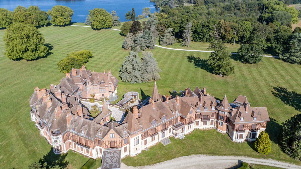 The most expensive house in the world could soon be this French château - step inside trib.al/CWMbvT2