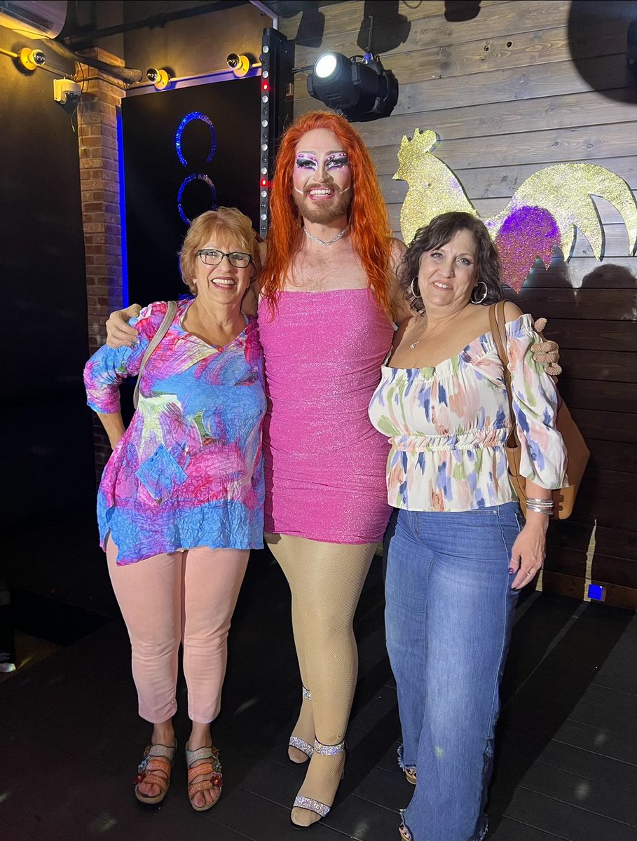 Got to perform for my mom and grandmother last night for the first time, never thought I’d get that opportunity 🥰