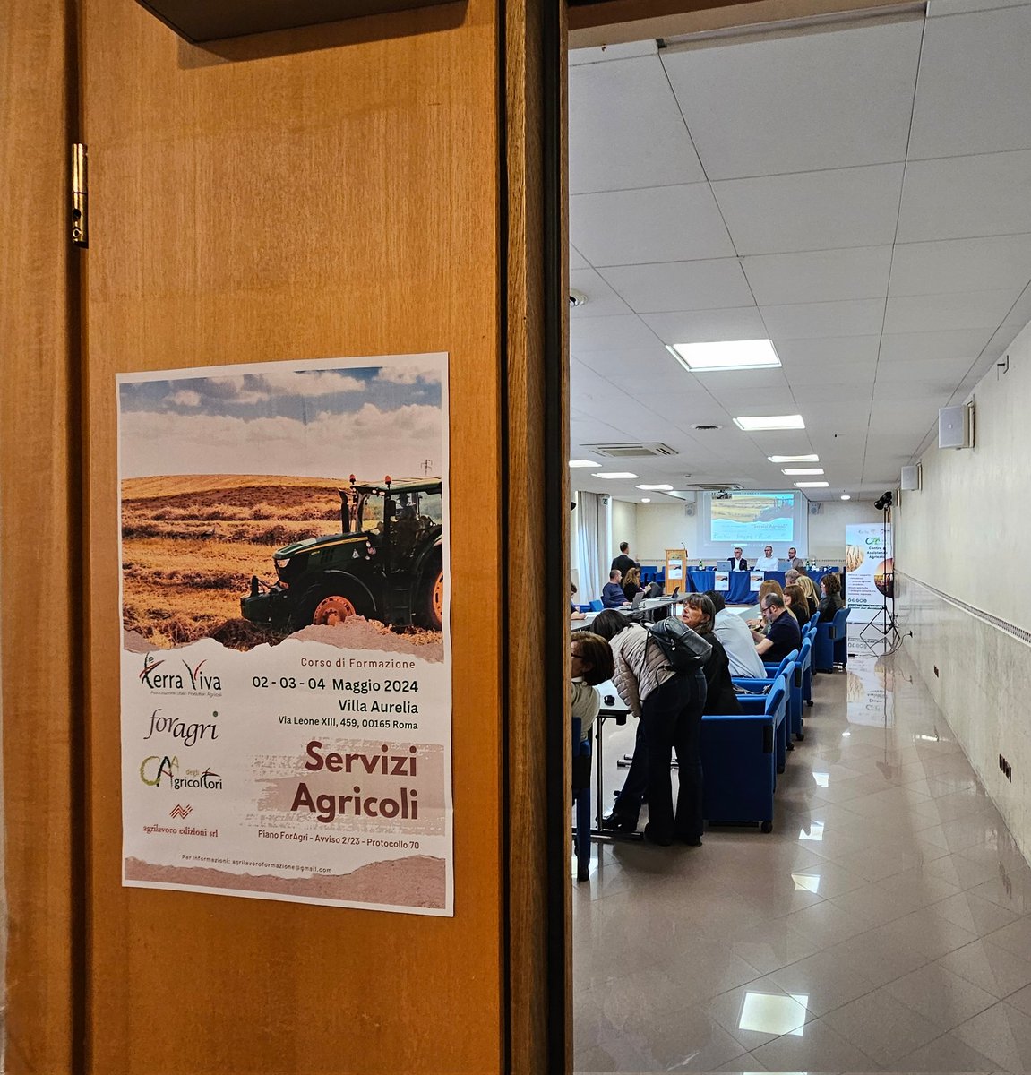 TerraVivaCisl's tweet photo. #Roma, Villa Aurelia, al via il corso di formazione con #caa e #TerraViva finanziato da #foragri e presentato da #agrilavoro sui #serviziagricoli 🌱🌾🚜 introducono il Vice Presidente Giovanni Lobello e il Resp.Tec. Giuseppe Romano, interviene il Perito Agr. Antonio Baroncini
🌱 https://t.co/ACO2PMus9h