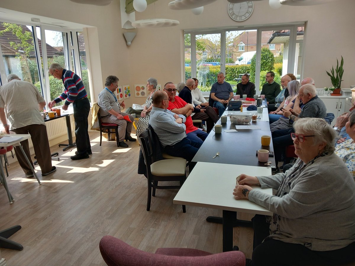 An excellent morning with a good turnout at our new venue for the Operation Veteran 'Pull up a Sandbag'. Thanks to all the team at @HowdonCommunityHub for the warm welcome, and thanks also to Tom from <a href="/ageuknt/">Age UK North Tyneside</a>  for the expert support and advice for our veterans. 🤗🙏
