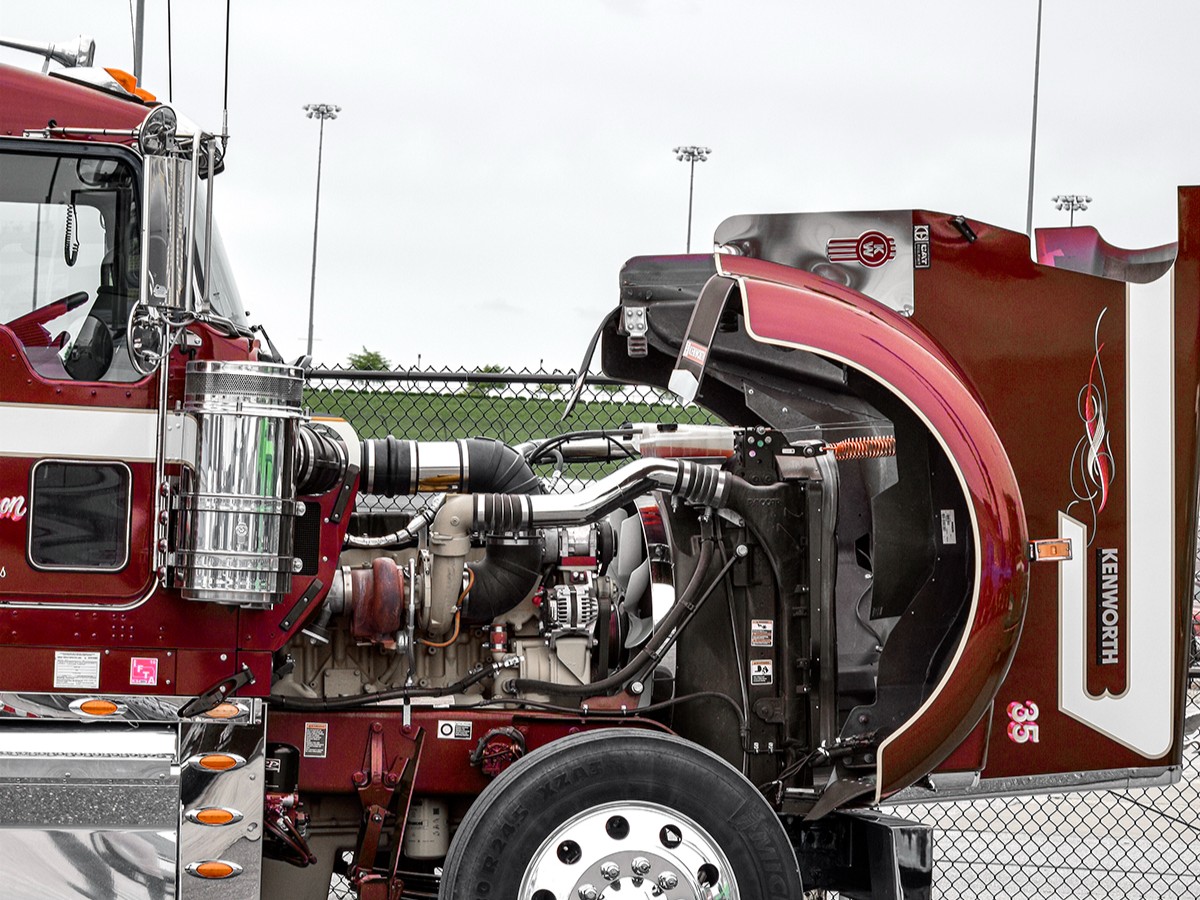 An overhead adjustment can bring new life back into your truck's engine. Read more about the benefits and how to know it's time to schedule service for your truck >> bit.ly/3JeYyFU