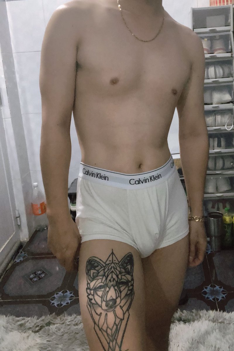tri03052000's tweet photo. Trong tình yêu,Anh luôn là người giỏi chịu đựng : đựng không ngù🤣 https://t.co/6JIPFpojKK