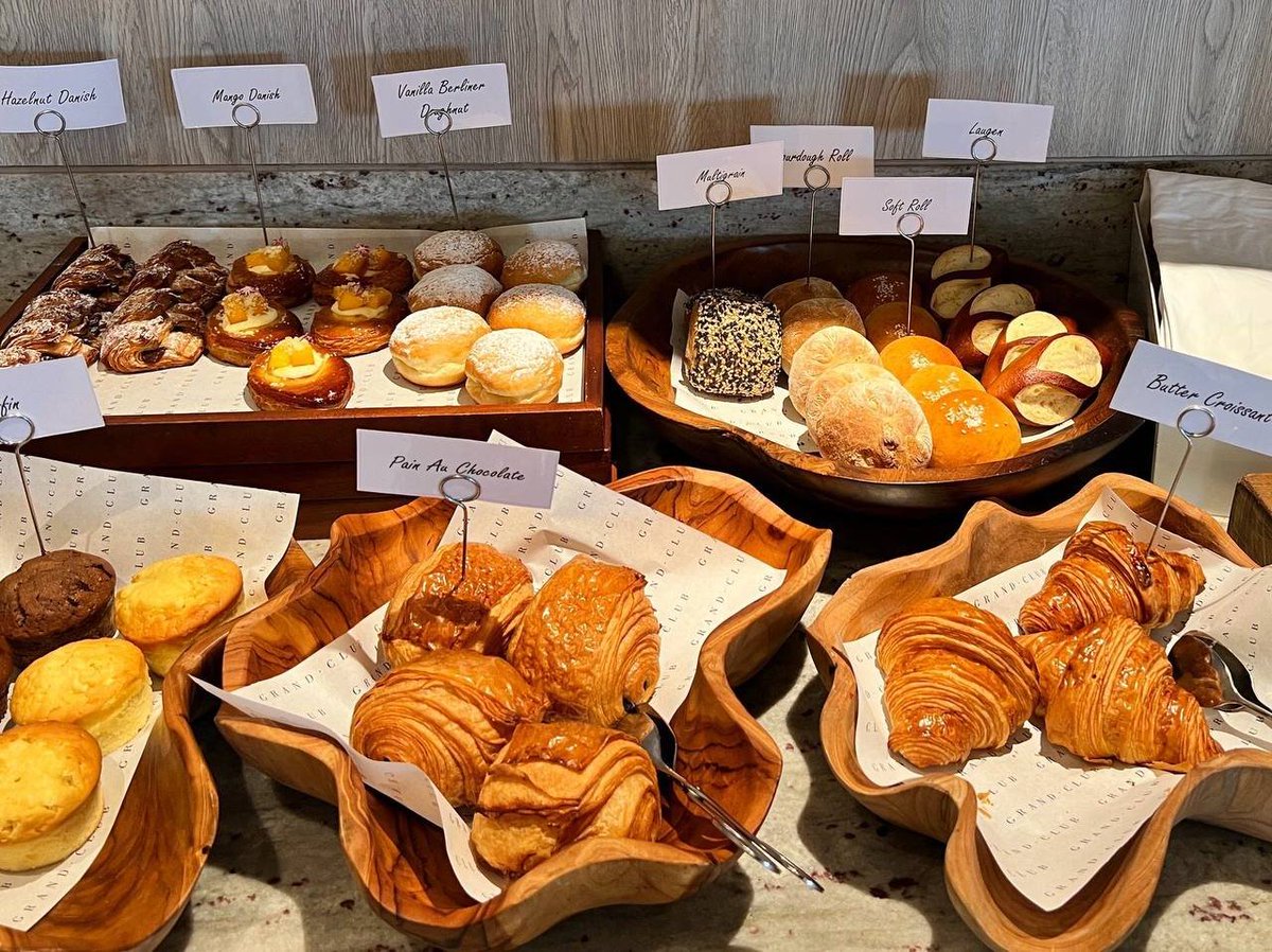 Mountains_and1's tweet image. Breakfast is not just food, but also the love and expectation for life.