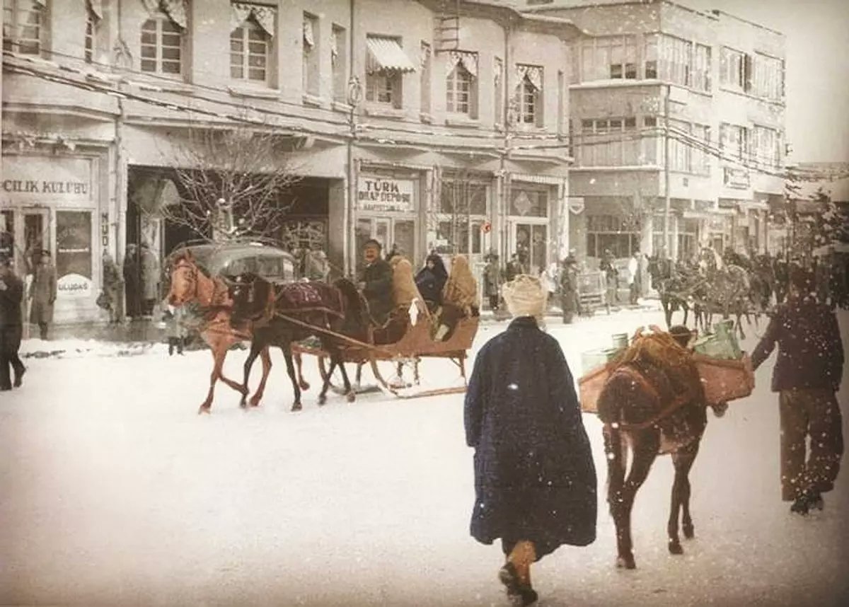 Atatürk Caddesi, Bursa, 1940.