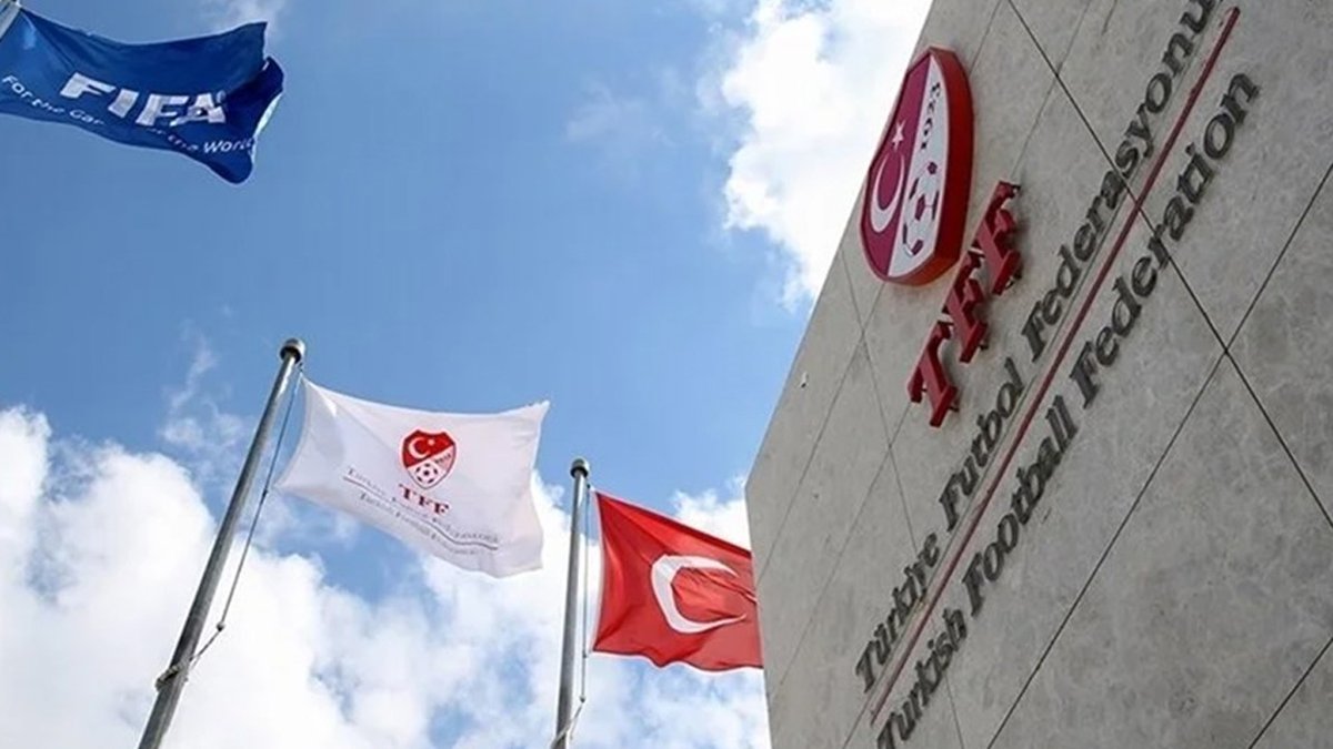 💥İmza kaosu devam ediyor! 🔸Kulüplerin açıklamasında TFF'den jet cevap turkiyegazetesi.com.tr/spor/imza-kaos…