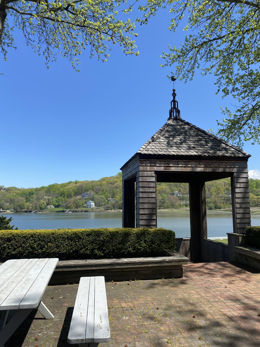 cSabrya's tweet image. Delighted to be back at CSHL this time attending ‘Genome organization and Nuclear function’ 🧬meeting #chslnucleus24. Fascinating sessions so far! Get in touch if you’d like to discuss your work for @NatureCellBio