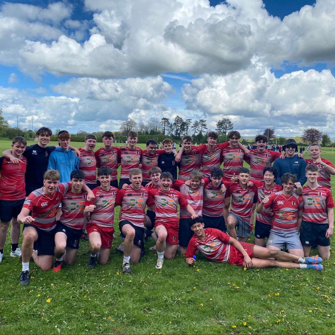 A great day yesterday for the Glenstal Social Rugby team who beat hosts @CCRoscrea. The game was played in the social spirit of the occasion and all who took part had great fun. An all round great day out! 🔴⚪ #GlenstalAbbeySchool