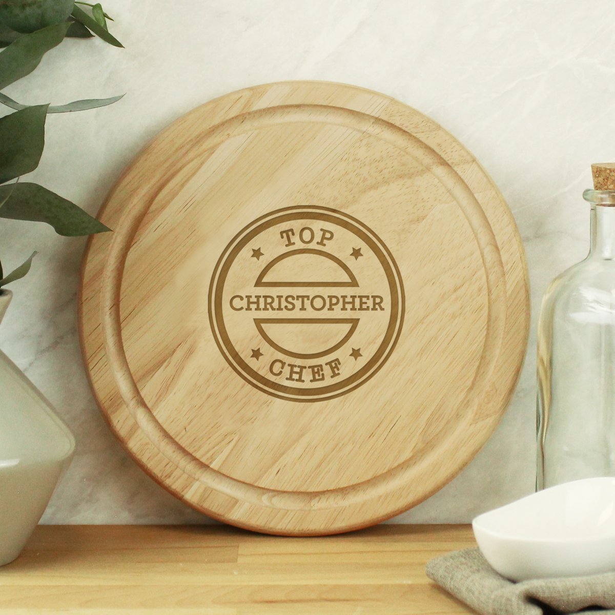 NEW!
This personalised chopping board is a great gift idea for any 'Top Chef' you might know lilybluestore.com/products/perso…

#cooks #cooking #kitchen #giftideas #shopindie #MHHSBD