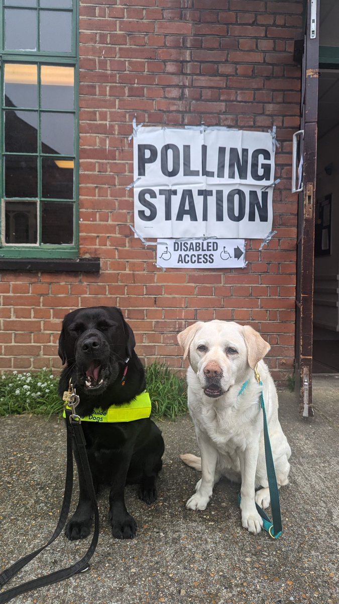 We've done our bit for democracy & taken @BlindDad_Uk to the polling station this morning. Have you voted yet? #DogsAtPollingStations #GuideDogsAtPollingStations