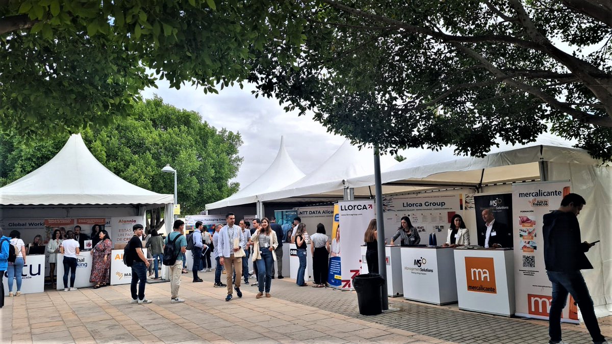 La UA celebra el 8 de maig la XXV Edició de la Marató d’Ocupació i Emprenedoria Universitària.
Empreses, estudiantat i titulades i titulats es reuneixen en aquesta trobada que té com a objectiu principal obrir les portes del món laboral.
Més info en s.ua.es/va/M6Bq