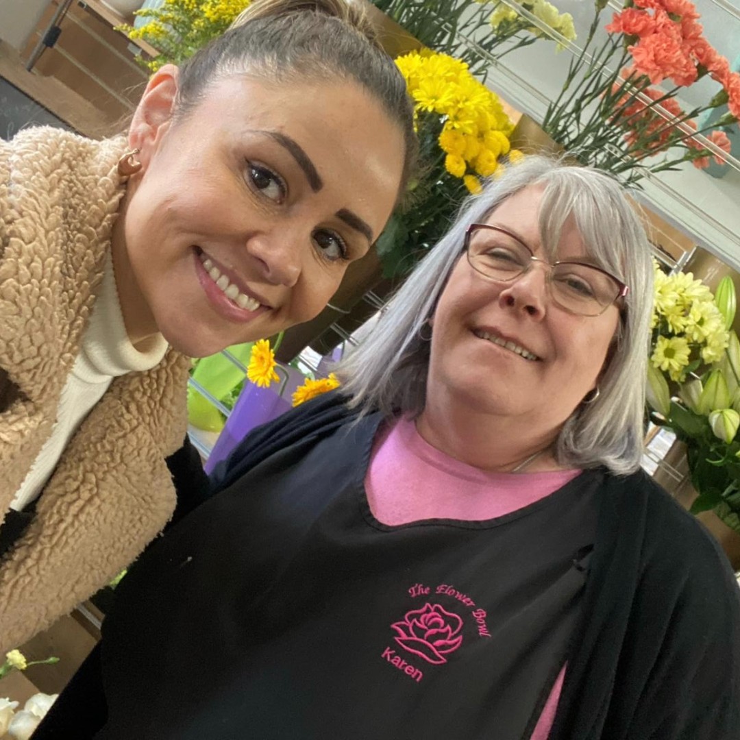 Success manager, Lorna and Karen from The Flower Bowl , a florist based in @Holywell_Town who's been benefitting from our business support in a project funded by the UK government through the UK Shared Prosperity Fund via @FlintshireCC #ukspf #funding #levellingup @tourism_fcc