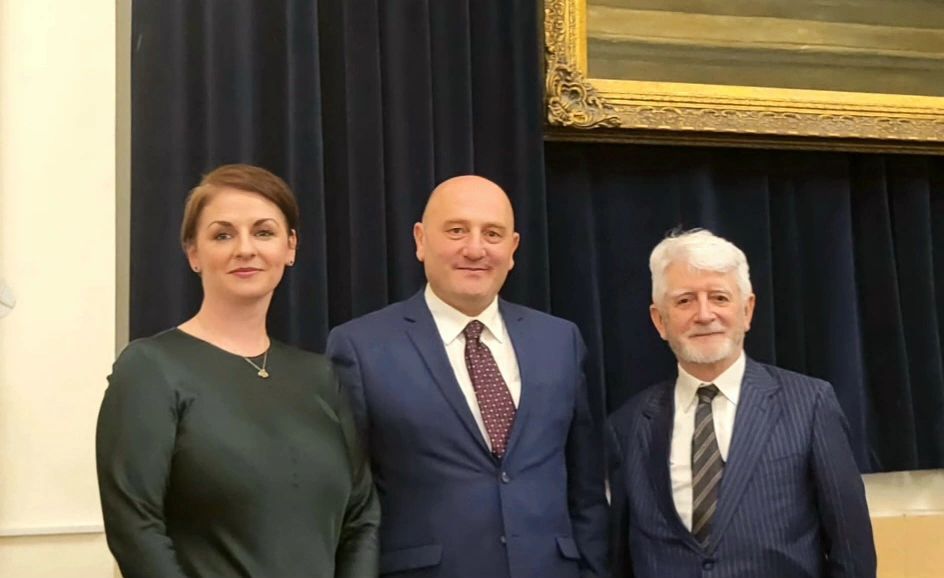 Glencree CEO Naoimh McNamee & Board Chair James Bridgeman SC were delighted to attend the @CIArbIreland annual lunch on Friday last in the beautiful Old Banking Hall of College Green Hotel with honored guest H.E. @GiovanniButtigi Ambassador of Malta to Ireland. #glencree4peace