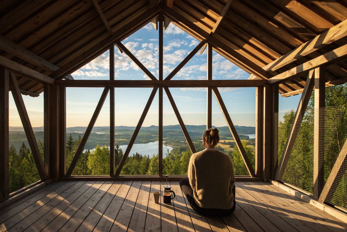 Top “Silent Travel” experiences that don´t leave you needing a holiday to recover from your holiday. 🔗 brnw.ch/21wJo9b 📷 Bergaliv Loft House, a getaway on Åsberget mountain. Martin Edström/imagebank.sweden.se