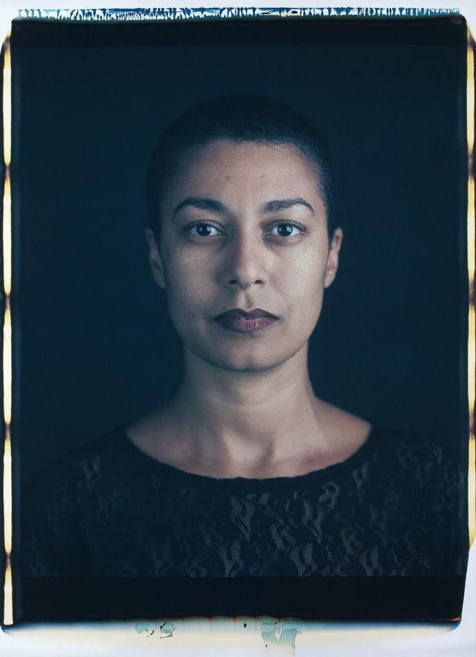 This week's #OnlineArtExchange theme is women in photography for Portraits to Dream In @NPGLondon. 📸 'Female Portrait' (@ScotParl) is part of a triptych intended by artist Maud Sulter to be a playful exploration of the continuing influence of the Black diaspora in Europe.

1/2