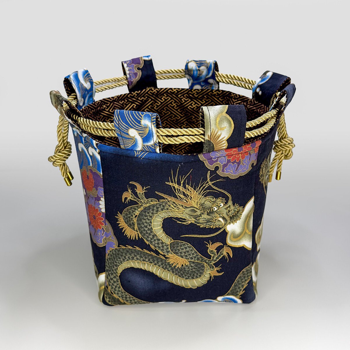 Dragon Pattern Japanese Rice Bag japangiftsuk.etsy.com/listing/166973…

#MHHSBD #Handcrafted #JapanGifts #earlybiz #handmadehour #CraftBizParty #giftideas #UKCraftersHour #ShopSmall #UKGiftHour #UKGiftAM #inbizhour #smallbusiness #CelebsForSmallBiz #UKMakers #bizbubble #YourBizHour #etsyfinds…