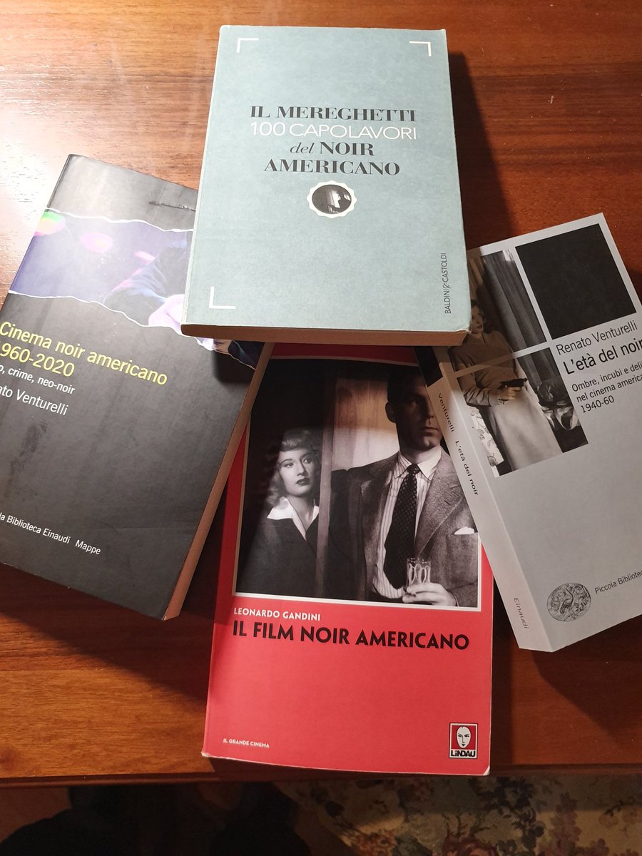 @lucalemax @LiberoPetrucci Assolutamente sì, quella dei morti ammazzati americani è una delle mie fissazioni (una delle tante, purché non si tratti di lavorare!)