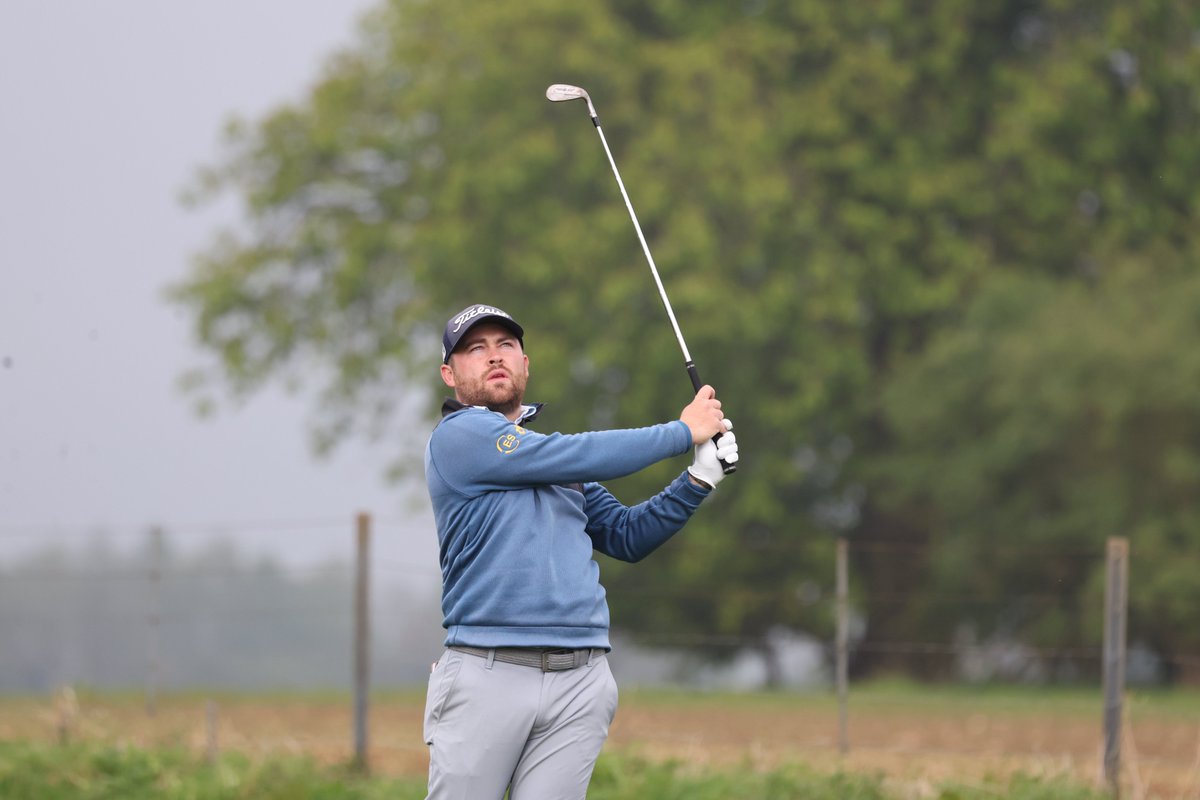 Fantastic rounds from Frilford Heath Tour Professionals <a href="/huggy35/">Olly Huggins</a> and Rob Harhhy in yesterday's <a href="/clutchprotour/">Rapsodo Series presented by Clutch</a> event at <a href="/HPRGOLF/">Heythrop Park Golf Club</a>. 

Olly is lying on top of the leaderboard and Rob is tied 13th going into the final day!