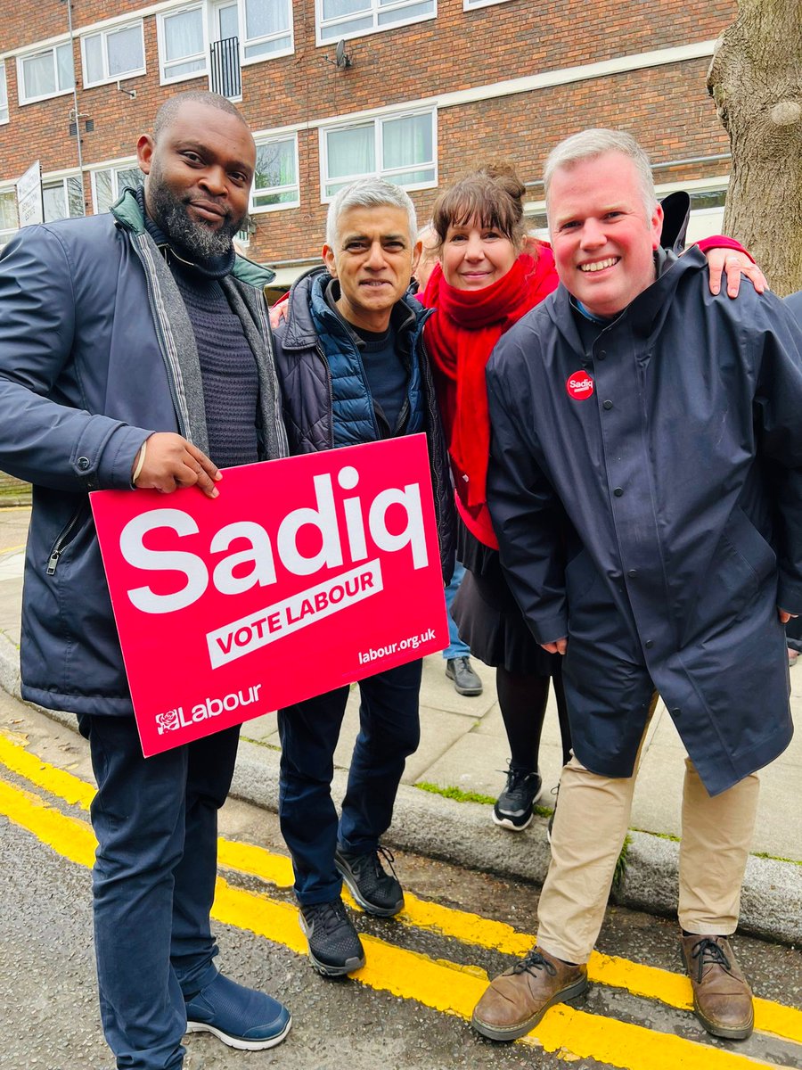 Today's the Day 🗳 London needs Labour Vote @SadiqKhan @Semakaleng @UKLabour #3VotesLabour 🌹 🌹 🌹