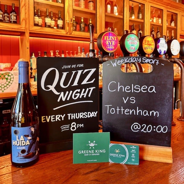 Its going to be a busy night at the Teddy tonight! So don't forget to book your table for our quiz or the Chelsea/Spurs game.
#premierleague #quiznight #triviaquestions #winnerwinner #giftcard #bottleofwine #chelseafc #tottenhamhotspur #weekdaysport #teddington #highstreet