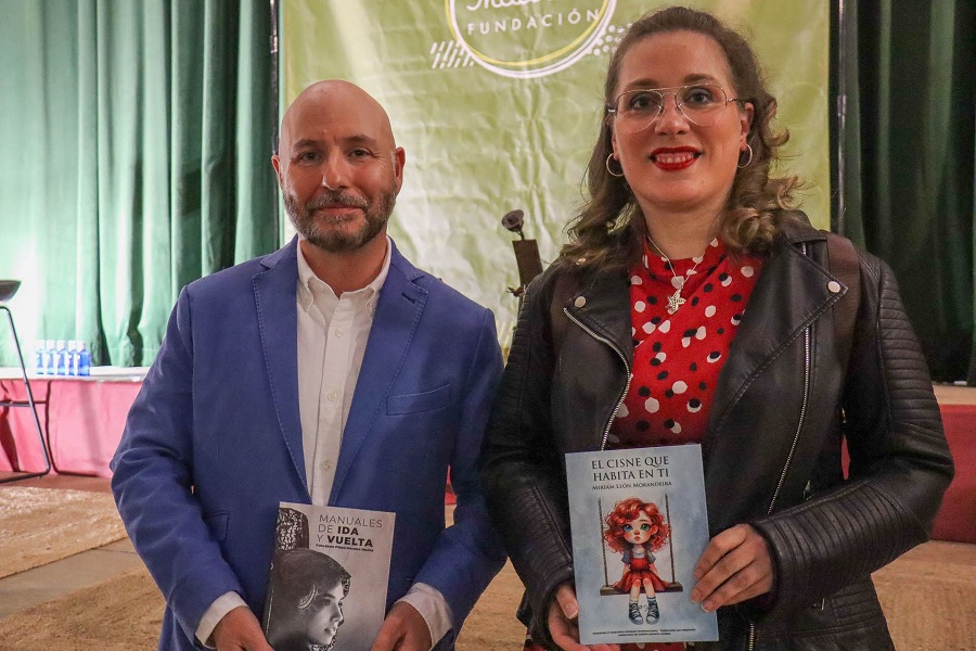 La novela "Manuales de Ida y Vuelta" ganadora del II Certamen Internacional de la Fundación Los Maestros. Por <a href="/eltomanotas/">El Tomanotas</a>  <a href="/Todoliteraturas/">Todoliteraturas</a> <a href="/Joliaga/">Javier Oliaga</a> 
todoliteratura.es/noticia/59516/…
