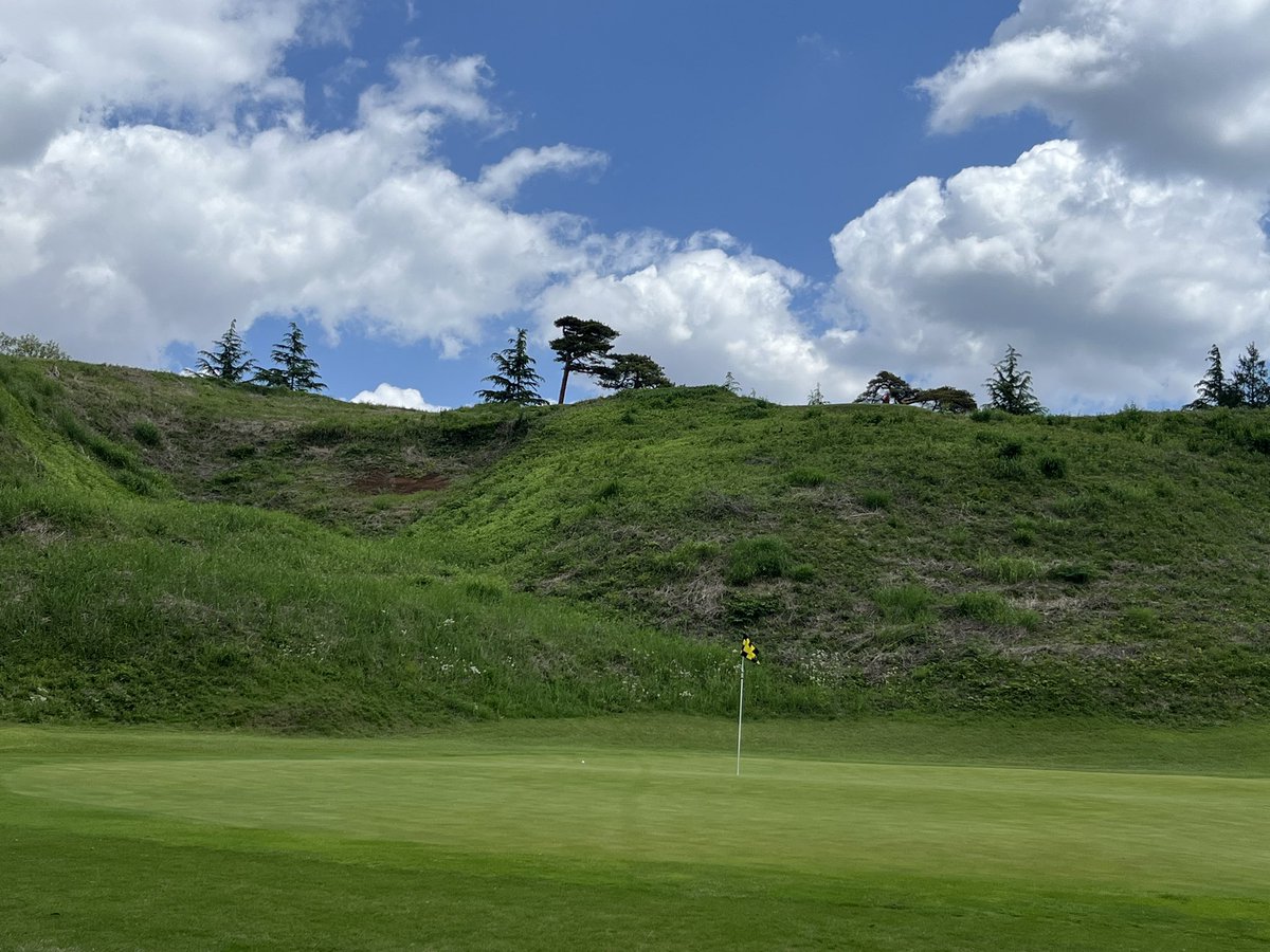 今日は急遽、初訪問のキャンプ座間ゴルフクラブ⛳️（307箇所目）。パスポートを提示し、半日アメリカ🇺🇸旅行😆。

コースはアップダウンあり、アイランドグリーンあり、粘りある芝と結構難しかったです💦9打スタート😭

いい経験させてもらいました‼️多摩ヒルズも機会あれば行きたい❗️

#ボール10年分