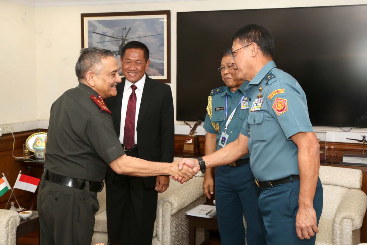 Air Marshal (Retd) Mr Donny Ermawan Toufanto, Secretary General of Indonesia's Ministry of Defence called on General Anil Chauhan, #CDS. Emphasising the close cultural, civilizational & ideological linkages between both nations, the #CDS underscored the important role of both…