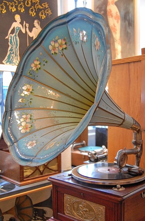 Can you send me three thousand dollars please i won’t spend them on a floral painted horn gramophone