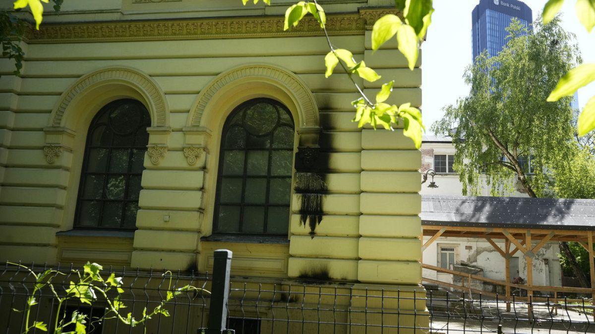 Nach Attacke auf #Warschauer #Synagoge: Jugendlicher festgenommen #EuropeNews de.euronews.com/my-europe/2024…