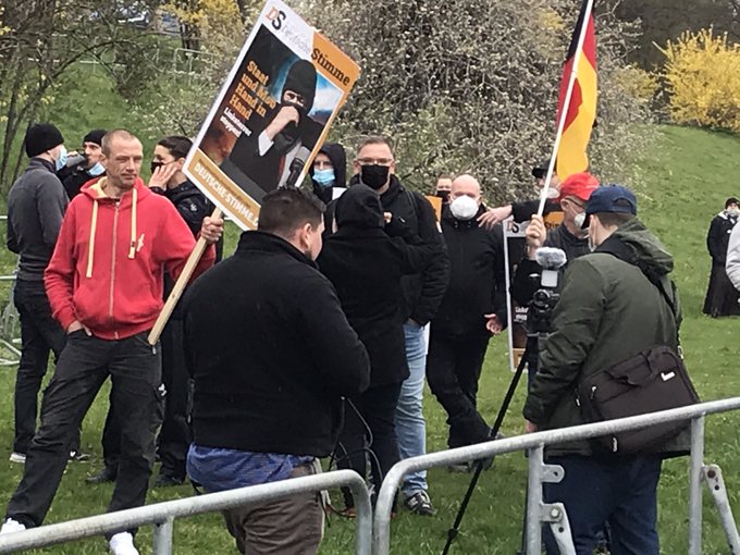 Ob das zur Verbesserung des Sicherheitsgefühls beiträgt? In #Dresden haben die 'Freien Sachsen' den verurteilten Rechtsterroristen Rico K. ('Gruppe #Freital') zur Wahl für den Stadtbezirksbeirat aufgestellt