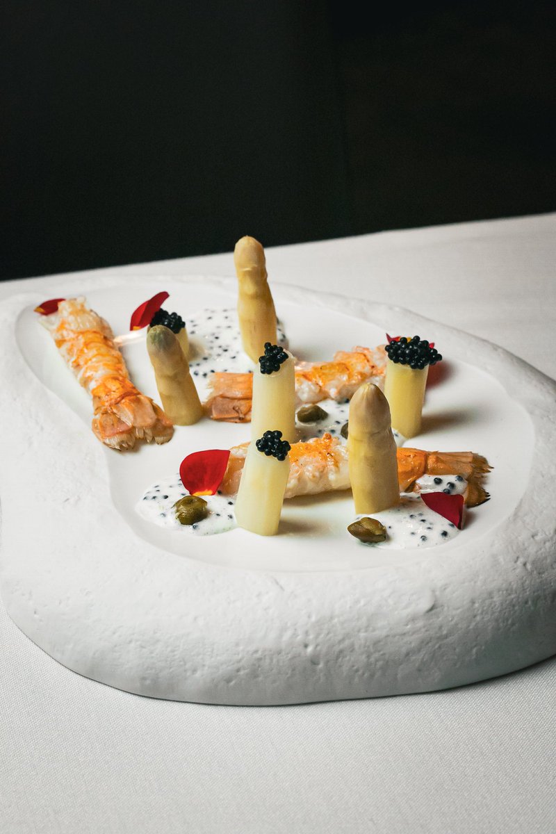 El Restaurant Nectari participa en la I Ruta del #esparragodenavarra en Barcelona #reynogpurmet 

Espárrago blanco de Navarra con cigala y caviar

 #RutaReynoGourmet #rutadelesparragodenavarra  #esparragoblanco #alachofadetudela #productodetemporada