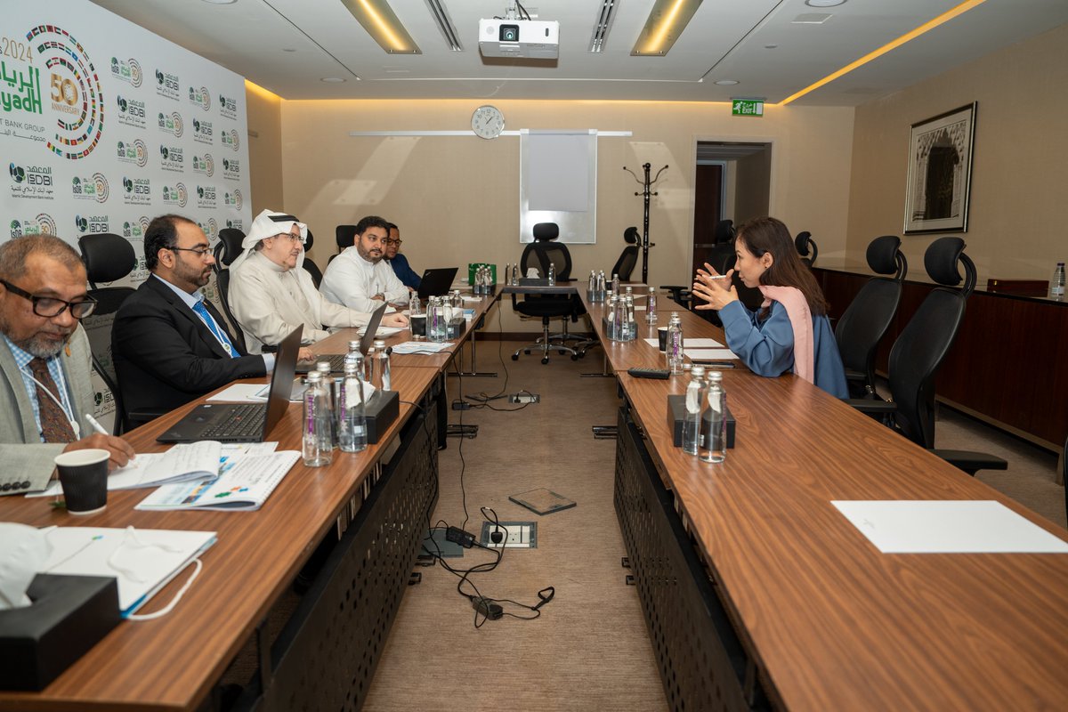 #IsDBAM2024: Ms. Madina Tukalov, Head of Islamic Finance, @AIFC_KZ, held a bilateral meeting with @isdbinstitute Acting DG Dr. Sami Al-Suwailem and his team on launching Islamic Finance Country Report during Astana Finance Days, and other matters.