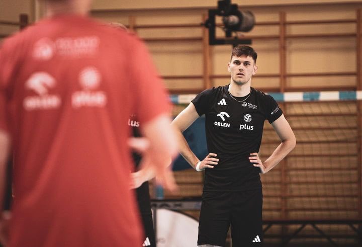 Gotowi na wyzwania w biało-czerwonych barwach 🇵🇱🫡

Łukasz Usowicz i Sebastian Adamczyk mają za sobą pierwsze treningi w ramach przygotowań siatkarskiej kadry Polski do rozgrywek Ligi Narodów 💪

📸 <a href="/KKadi6/">Klaudia Piwowarczyk ⚡</a>