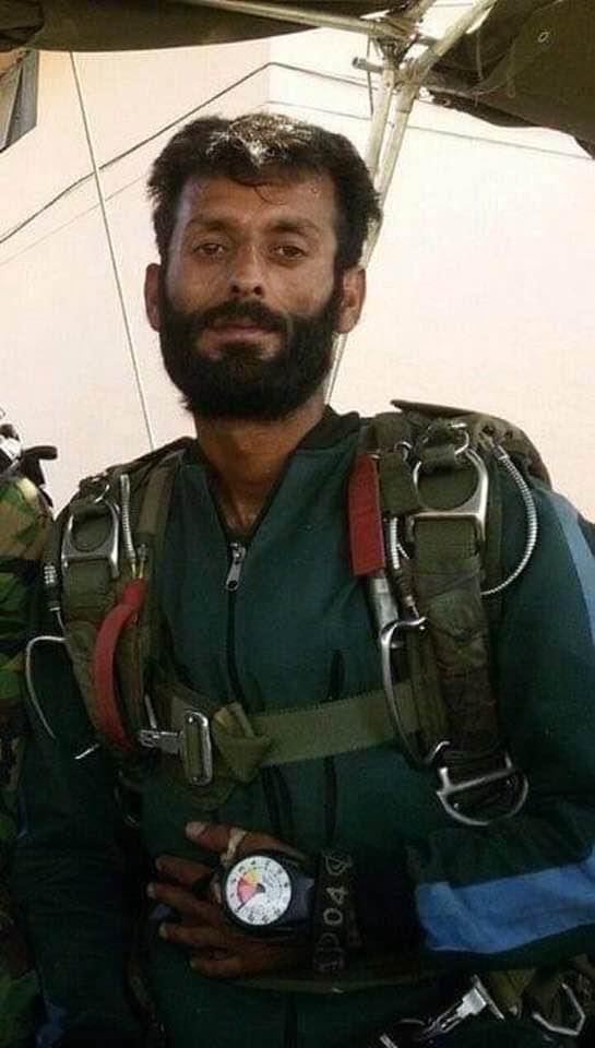 Remembering the “Ghost Operator” LANCE NAIK OM PRAKASH SHAURYA CHAKRA 9 PARA SF / 5 JAK RIF on his Birth Anniversary today. Lnc Nk Om Prakash has Immortalized himself in a daredevil operation while fighting with terrorists at Pampore in February 2016. #KnowYourHeroes