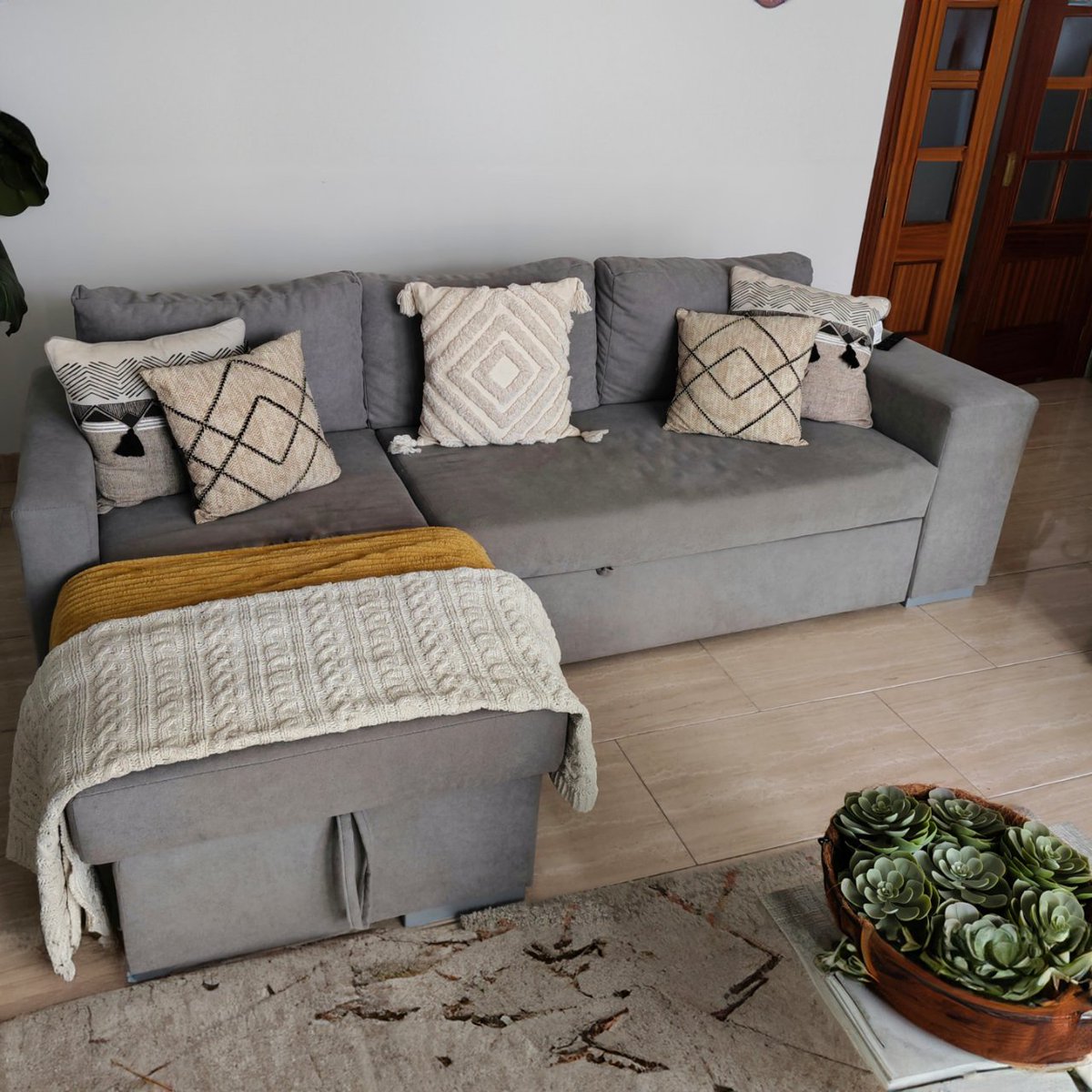 atrapamuebles's tweet photo. El aura que da un sofá, no lo da ningún otro mueble del hogar. ✨

👉🏻 Descubre cuáles tenemos para ti aquí: https://t.co/1oJHPvBGoA https://t.co/7fsz1AnjLd