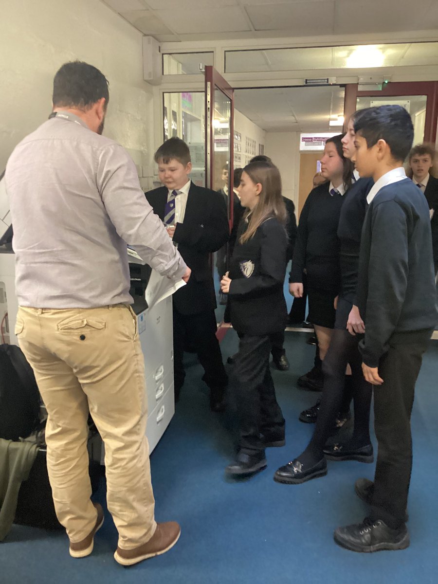 @CwmbranHigh year 7 students looking at PC connections and how the hardware works today. This is all for their hardware/software project. #NotInMissOut #StriveBelieveAchieve