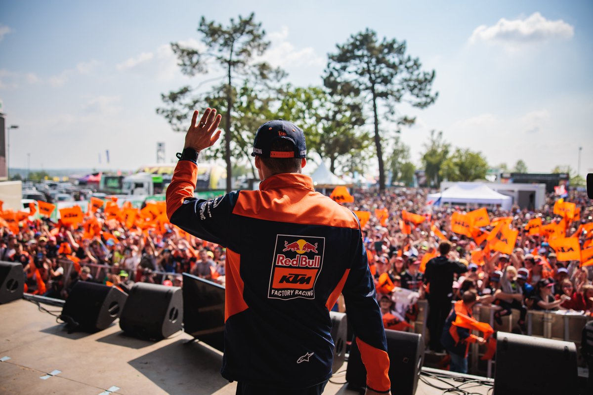 Orange squad, we can't wait to see you all in Le Mans! Who's joining us?! 🙋 #KTM #ReadyToRace #FrenchGP