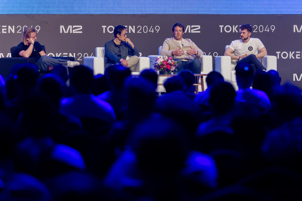 #token2049 Dubai, you were nothing but amazing! Yat Siu (@ysiu), our executive chairman and co-founder, shared the stage with a forward-thinking panel including @0xferg at @Immutable, @at_mwagner at @staratlas and @pierskicks at @Delphi_Ventures where they discussed the shift…