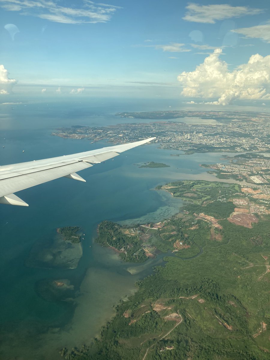 E_E_'s tweet image. En route, Australia