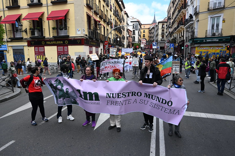 FOTOS | #1MayoInterseccional
'#NuestroMundo, frente a su sistema' 

#Madrid
#1MInterseccional 
#1Mayo #1Mayo2024

'¡La lucha es el único camino!'

#GlobalMayDay2024
#1world1struggle
❤️🖤🔥🇵🇸

📷👇👇
flic.kr/s/aHBqjBoEJj