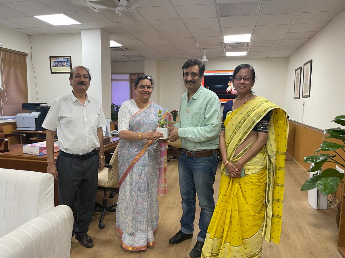 Prof. Nitin Seth, Director CEFIPRA visited CSIR-NIScPR & had a fruitful discussion with its director Dr. Ranjana Aggarwal & explore the possibility of Indo-French science collaboration in potential areas pertaining to Sustainability, Green Tech, Agriculture, Waste mngmt. etc.
