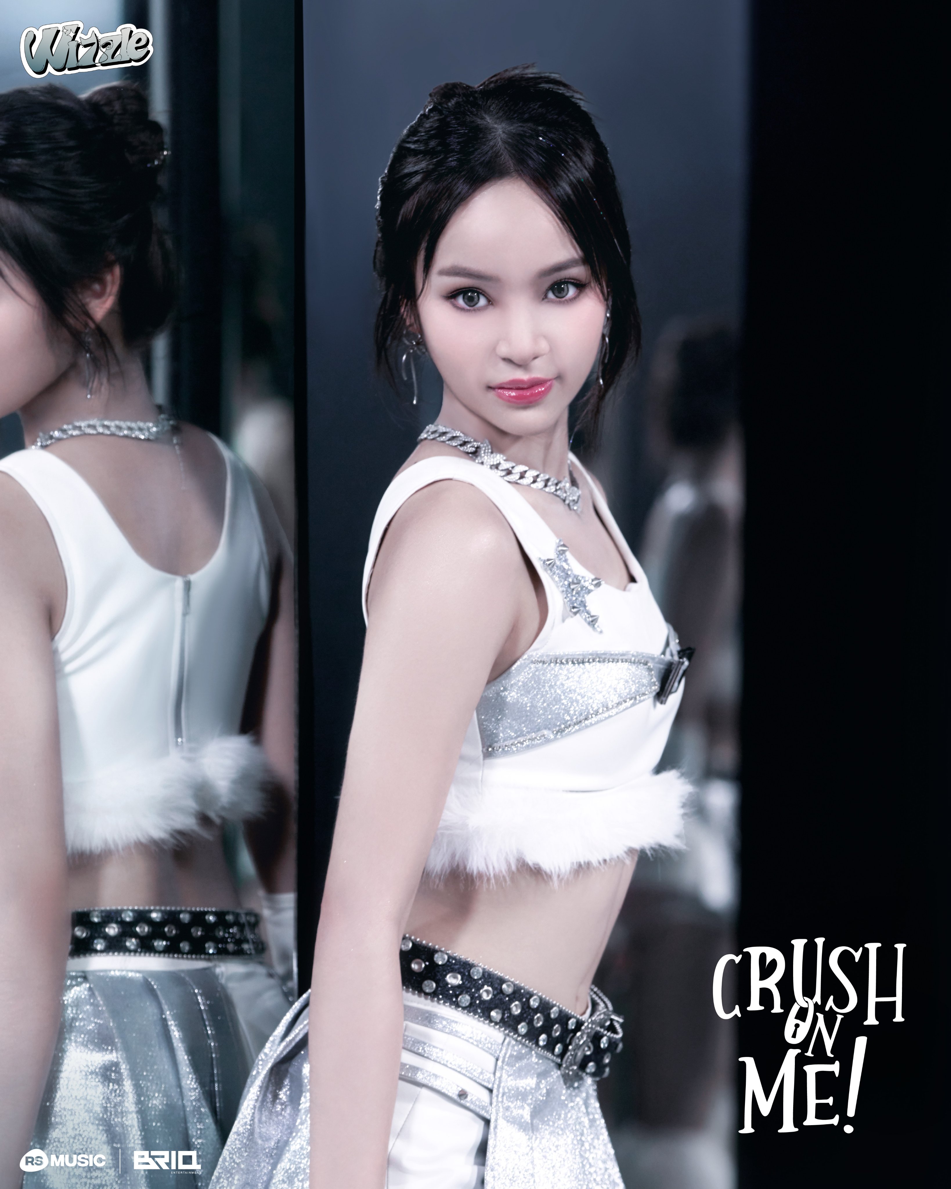 GMkHUD8bkAAy-W_?format=jpg&name=4096x4096