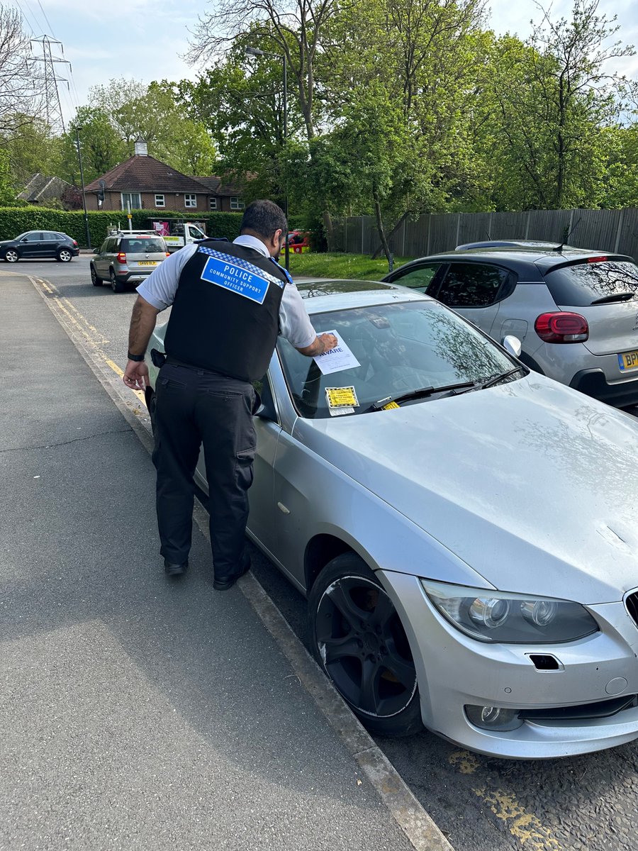 Officers have located an abandoned vehicle in #HatchEnd identified to be involved in crime!🚨 

The vehicle has been reported to @harrow_council to be removed from the road.

#NWBCU #Harrow #MyLocalMet