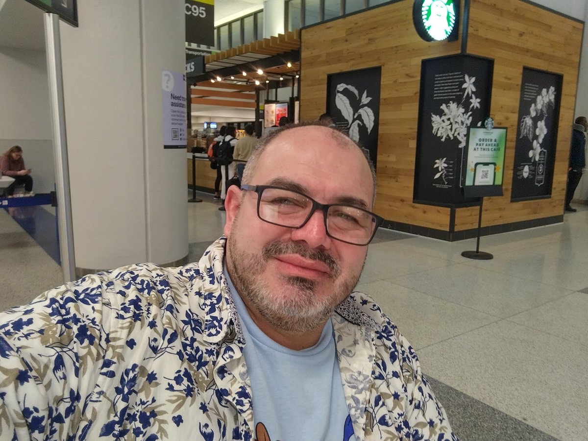 Rumbo a el Salvador mi lindo pai. Listo para abordar desde NY