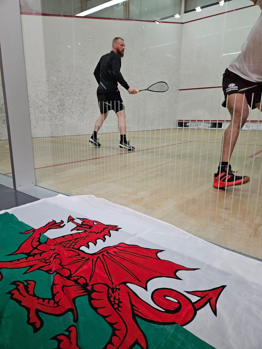 We've had some fantastic action at the European Squash Team Championships so far! Head to the @BBCSport website or app via the link below NOW to catch Wales Ladies battle it out with Scotland for a place in the semi finals! 🔗buff.ly/3UlIo2R