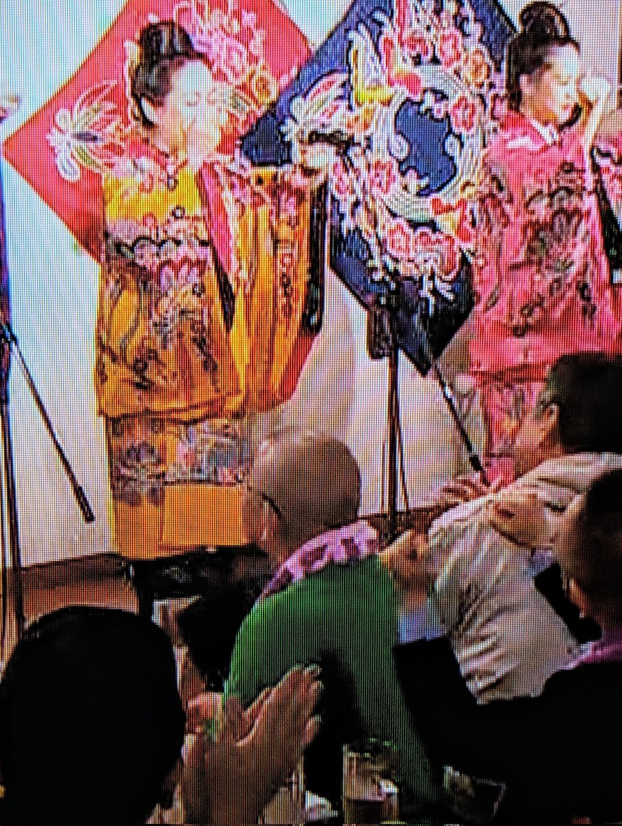 テレビ神奈川で、はいさいFESTA
の特集をしていて、ネーネーズの
こだまライブの模様を放送
していましたが、ネーネーズより
りんTさんに目が行って
しまいました😅
#はいさいFESTA　#ネーネーズ