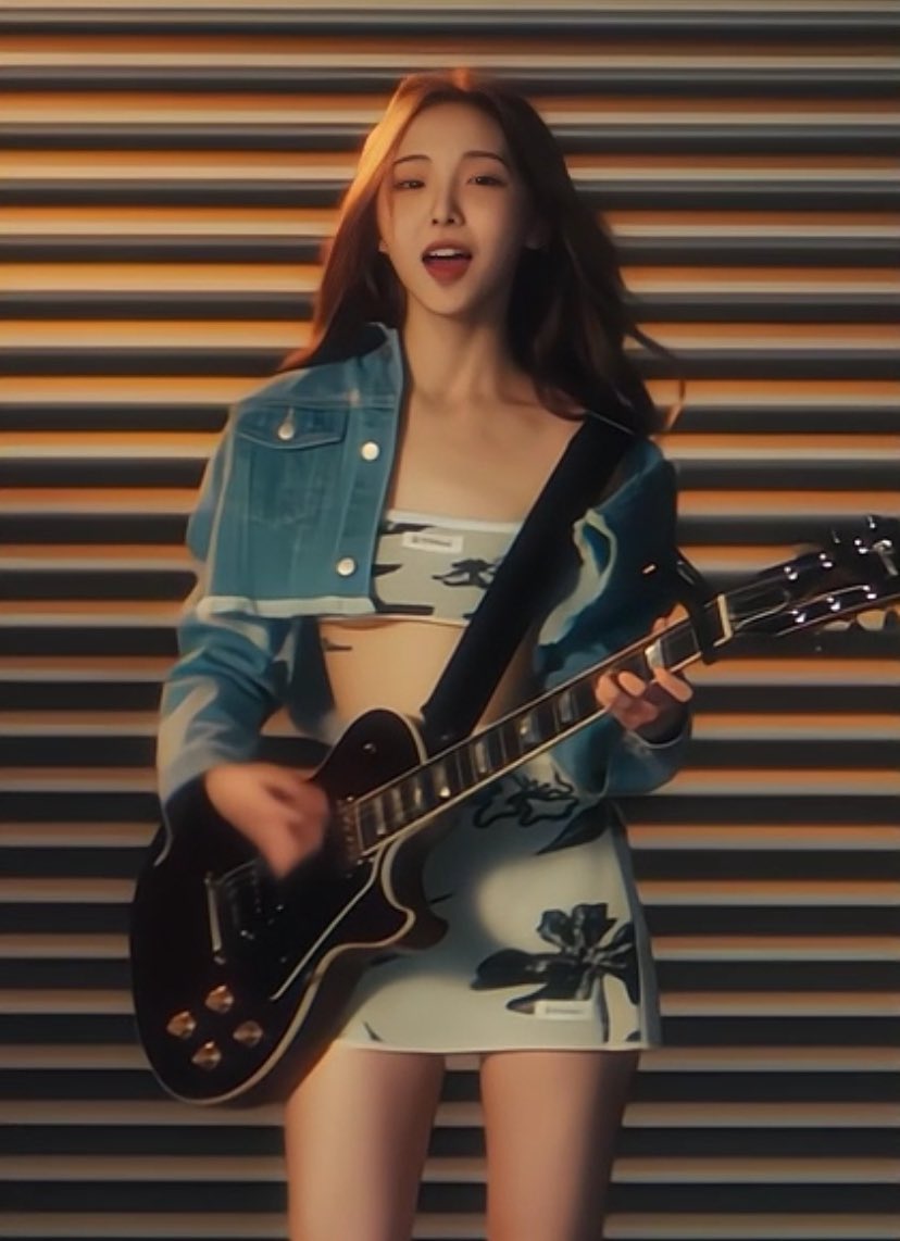 ชุดอะไรคะเนี่ย ใส่อีกนะเราชอบมากสวยมาก แซ่บมาก ไฟลุก🔥 
#nenevader #NeneAllToMyselfMV
All To Nene D-Day